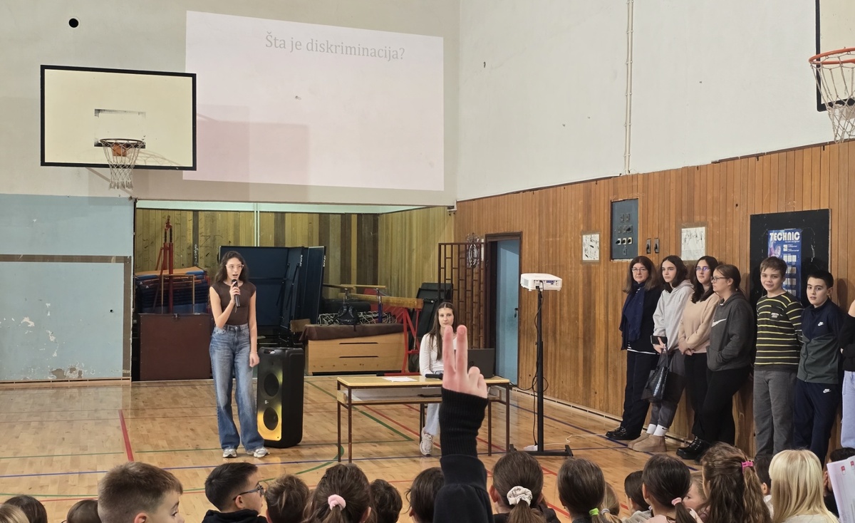 Презентација ученика 7. разреда на тему толеранције, предрасуда и дискриминације