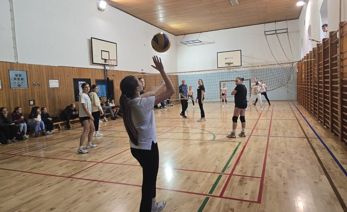 Одбојкашки меч поводом Дечије недеље