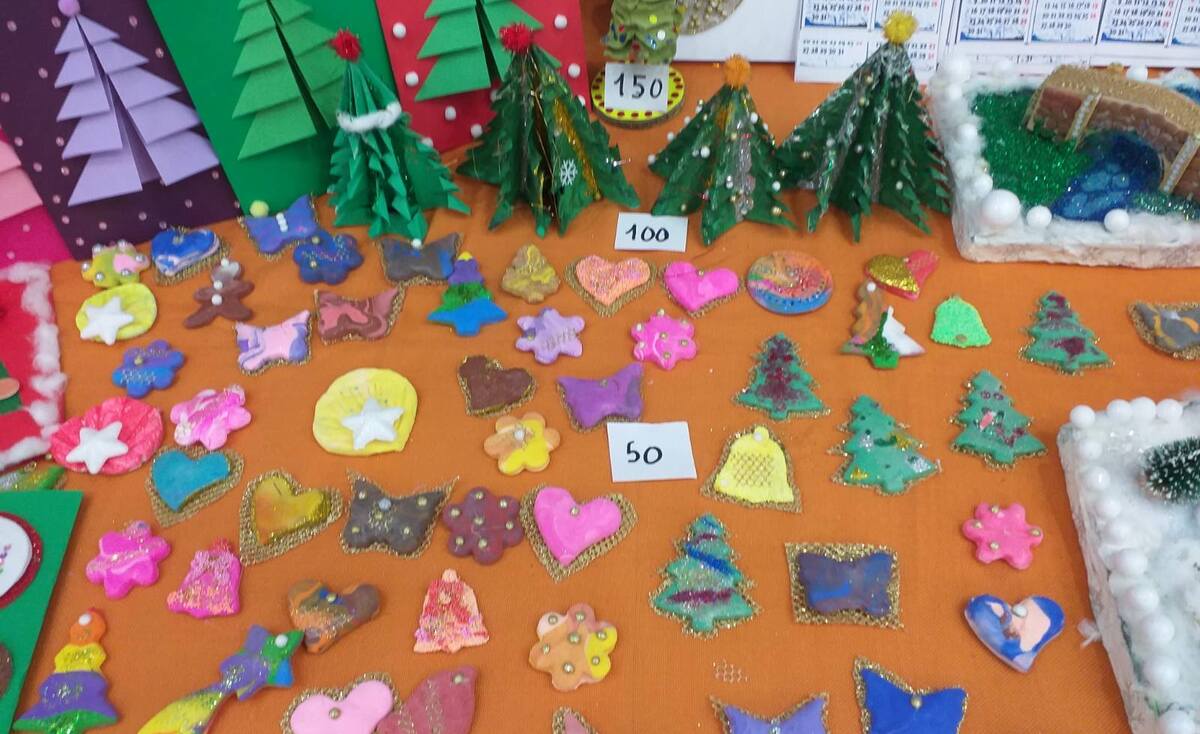 Празнични базар ученичких парламената основних и средњих школа