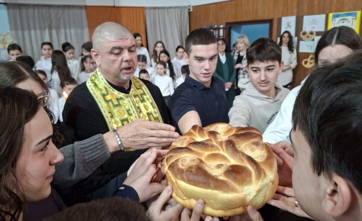 Савиндан свечано обележен у ковинској 